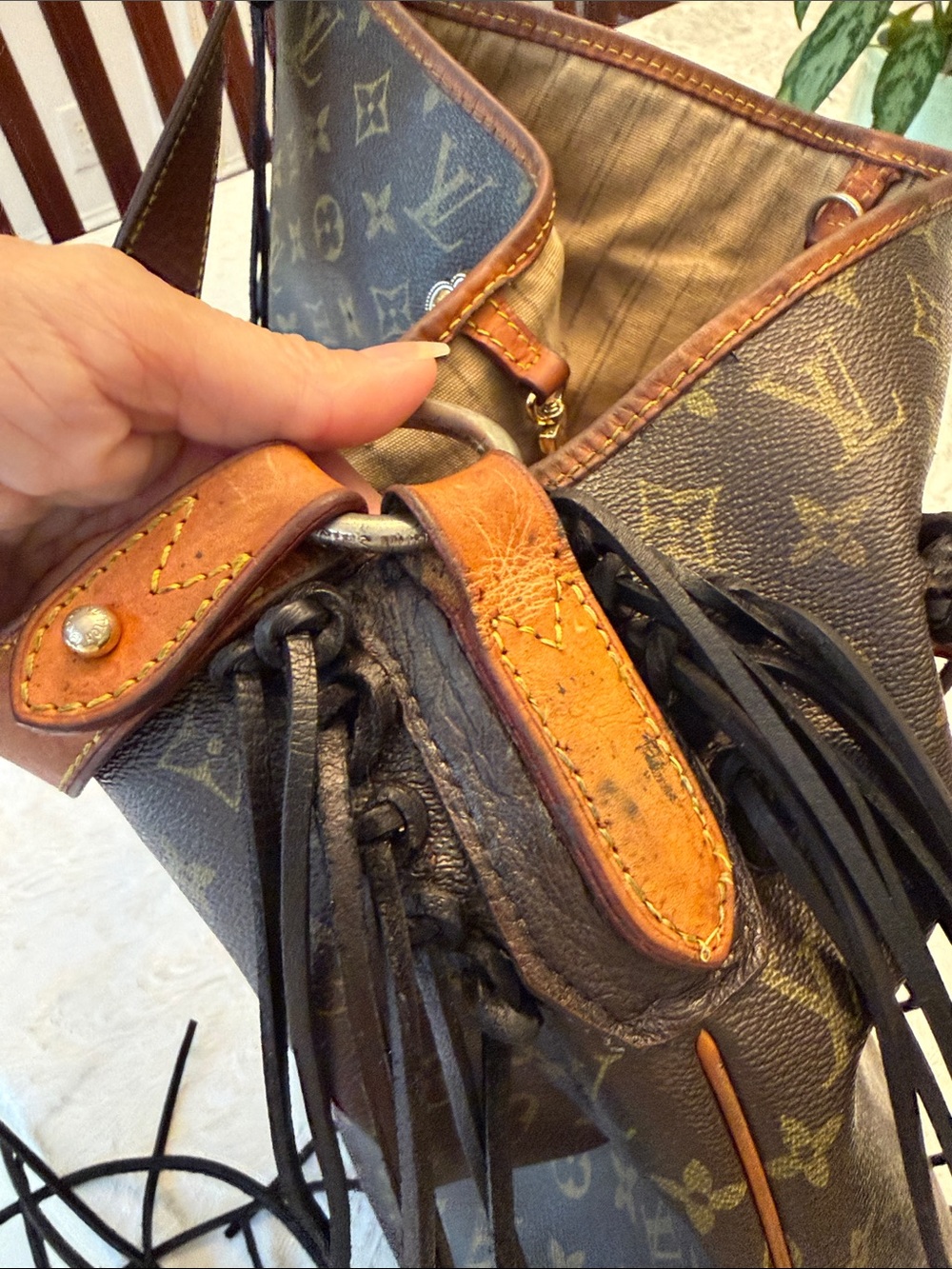Louis Vuitton large bag - Picture 9 of 15